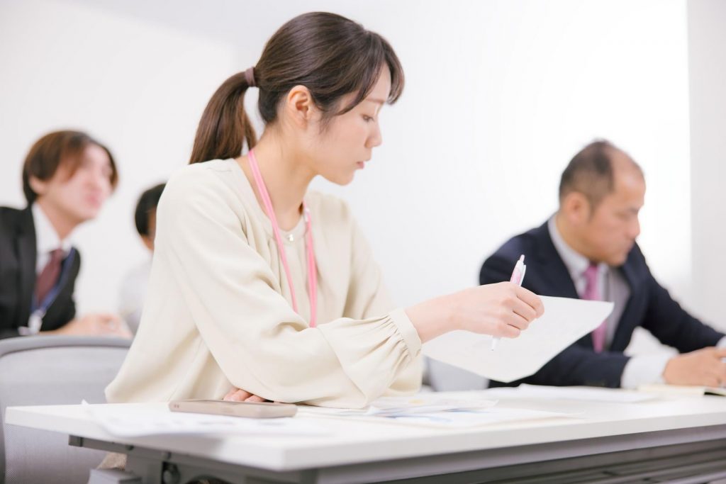 営業事務から経理へ。簿記3級が転職の扉を開いてくれた