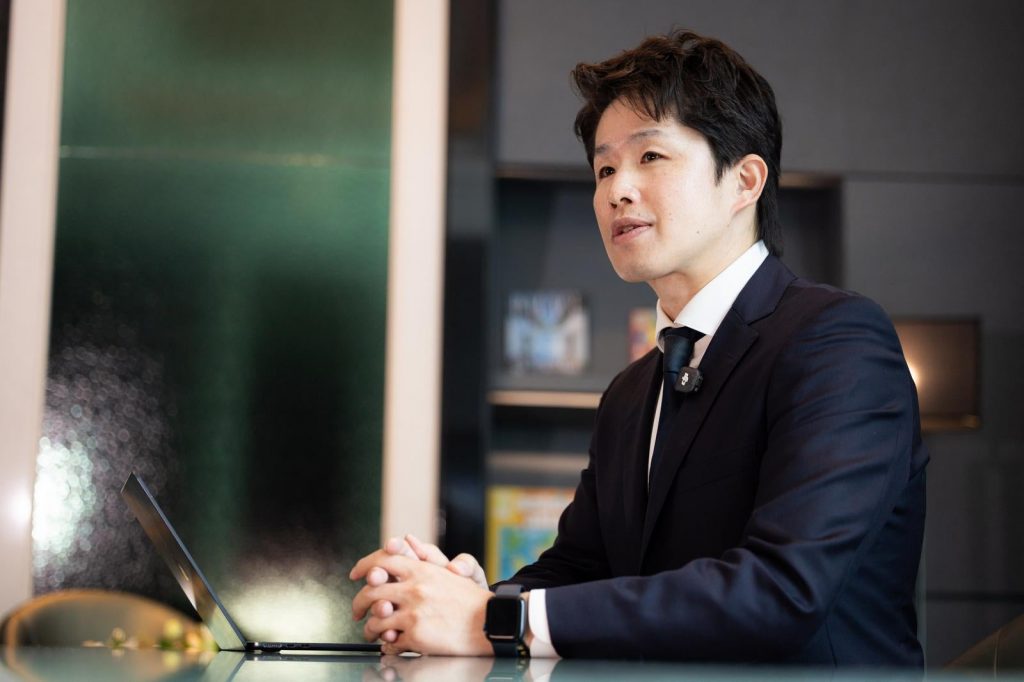 コンビニ店長から不動産営業へ。お客様対応力が高額商品の提案に活きた